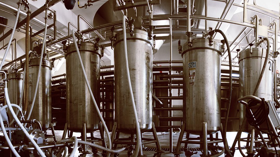 Several Hop Torpedoes connected to fermentation tanks at Sierra Nevada Brewing Co.